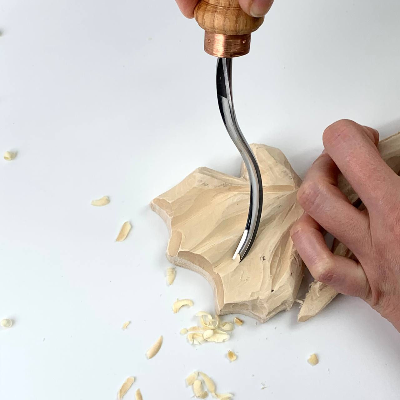 Gouge long bent chisel, #7 profile, Woodcarving tools STRYI Profi, Sloping bent gouge, Carving background