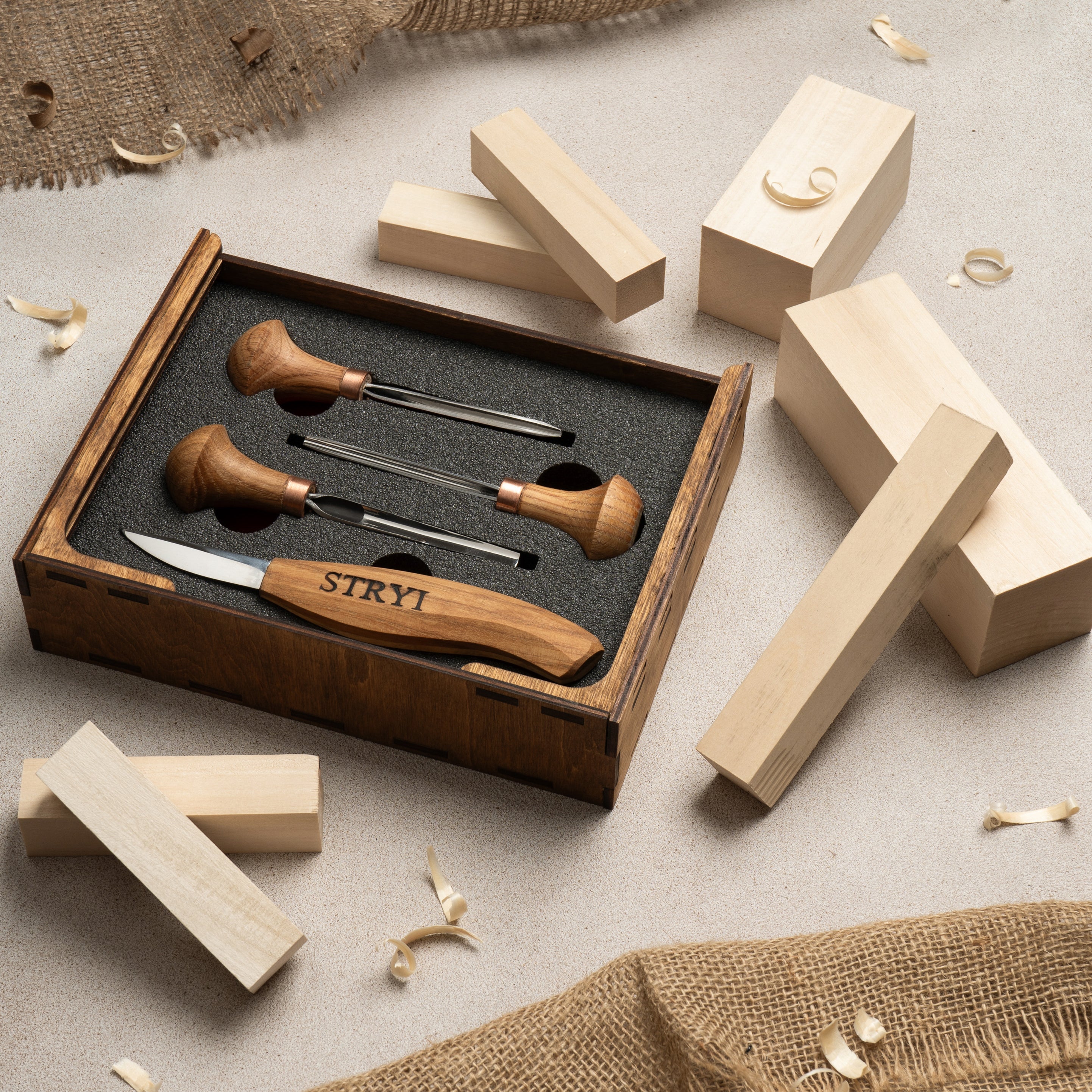 Grundlegendes Holzschnitzfiguren-Werkzeugset, 4-teiliges STRYI-Holzschnitzwerkzeug, Schnitzset, Set zum Schnitzen von Figuren