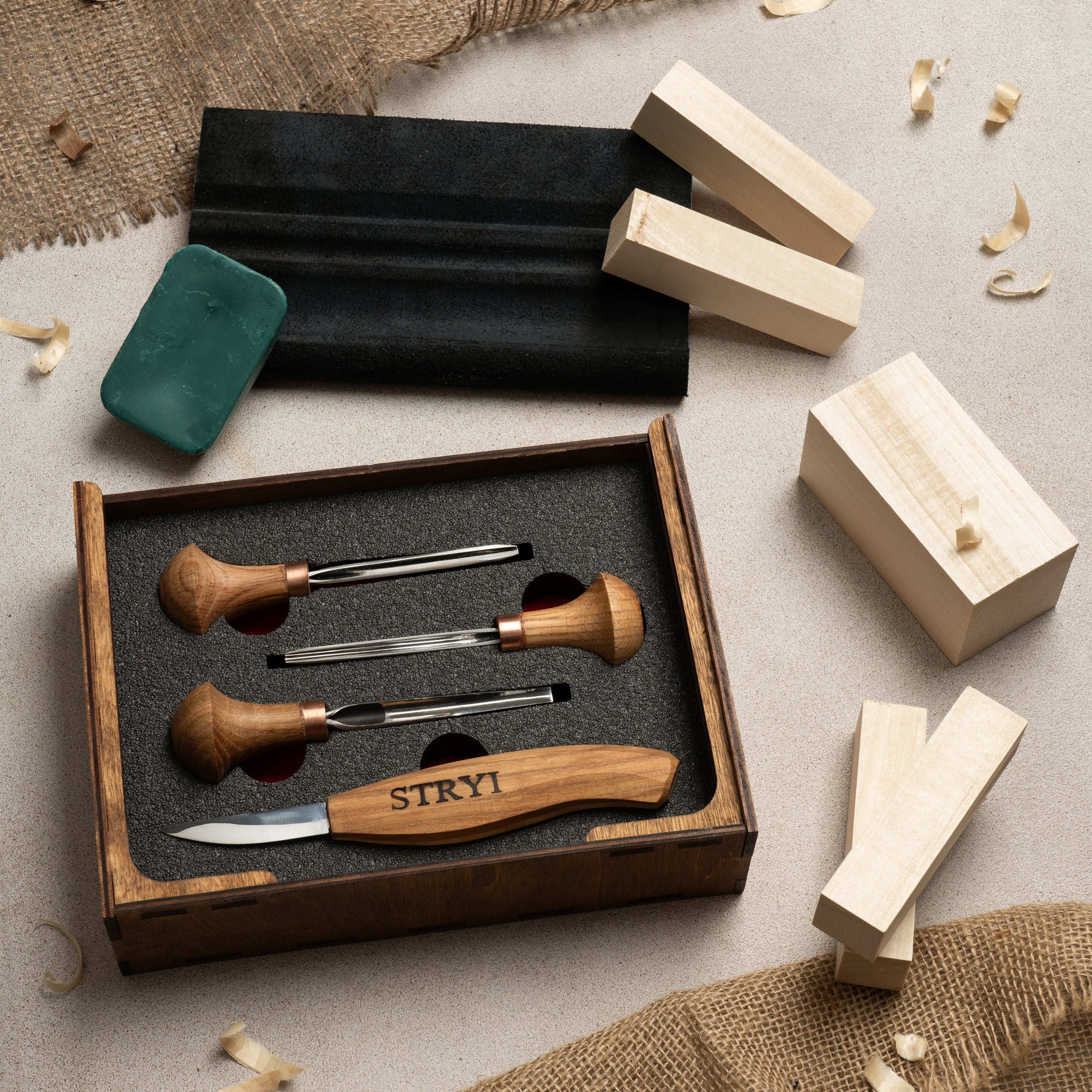 Grundlegendes Holzschnitzfiguren-Werkzeugset, 4-teiliges STRYI-Holzschnitzwerkzeug, Schnitzset, Set zum Schnitzen von Figuren