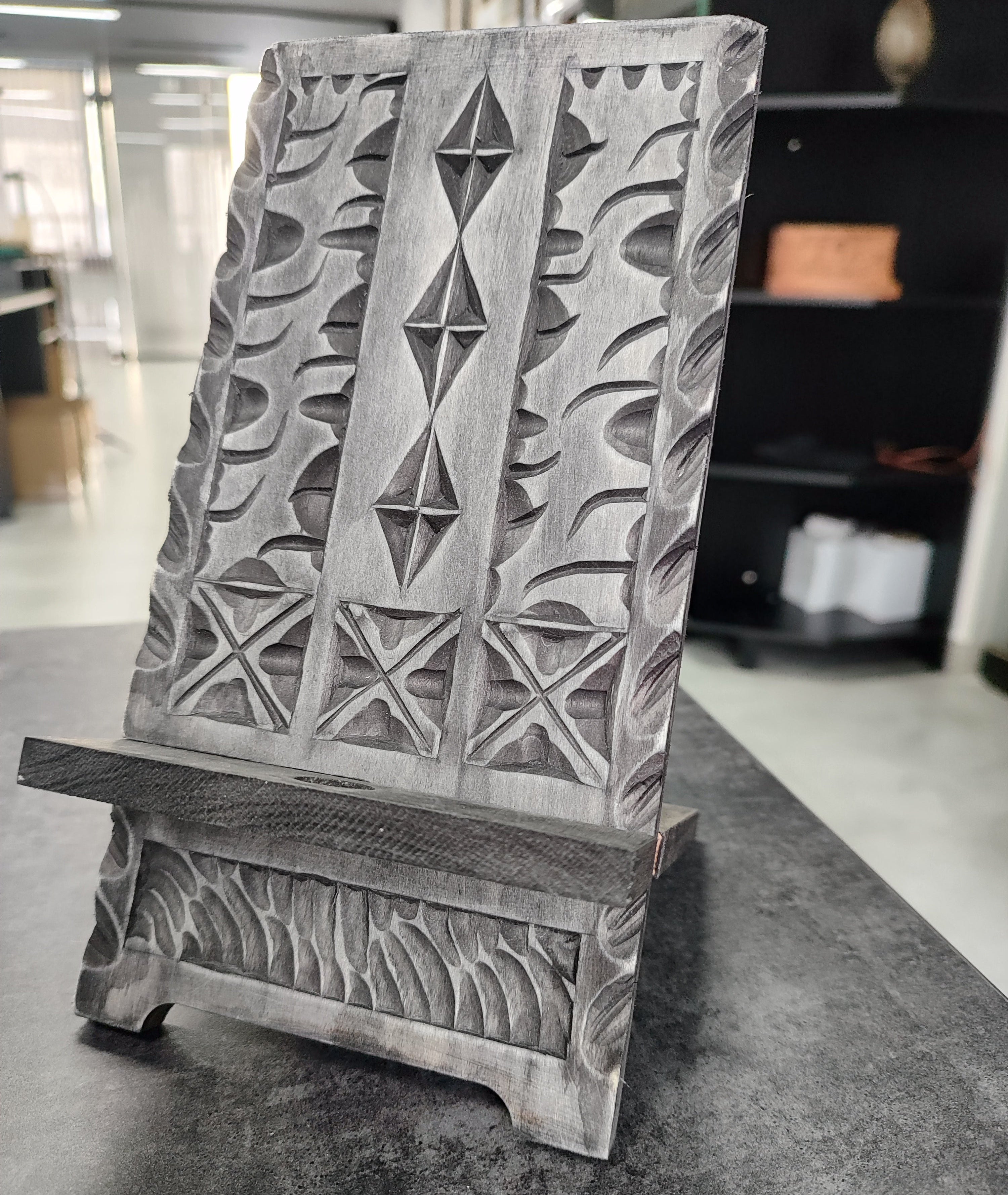 📱 DIY Wood Carving Kit: Mobile Phone Stand, Craft kit, Gift box for everyone