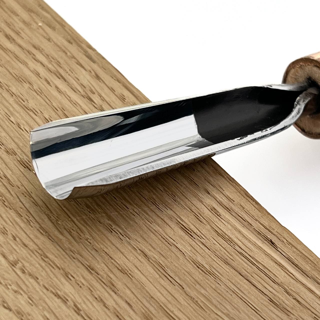 Short Palm Rounded Gouge for relief carving and texturing