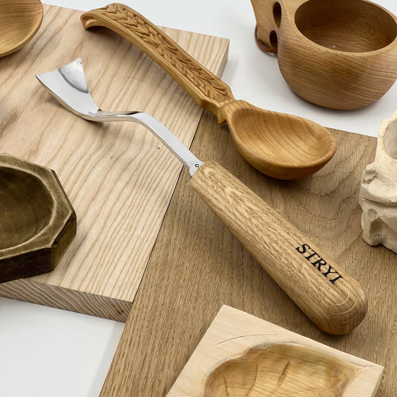 STRYI Maestro Large Bent Gouge for Relief carving, Spoons and Bowl Carving, Furniture making