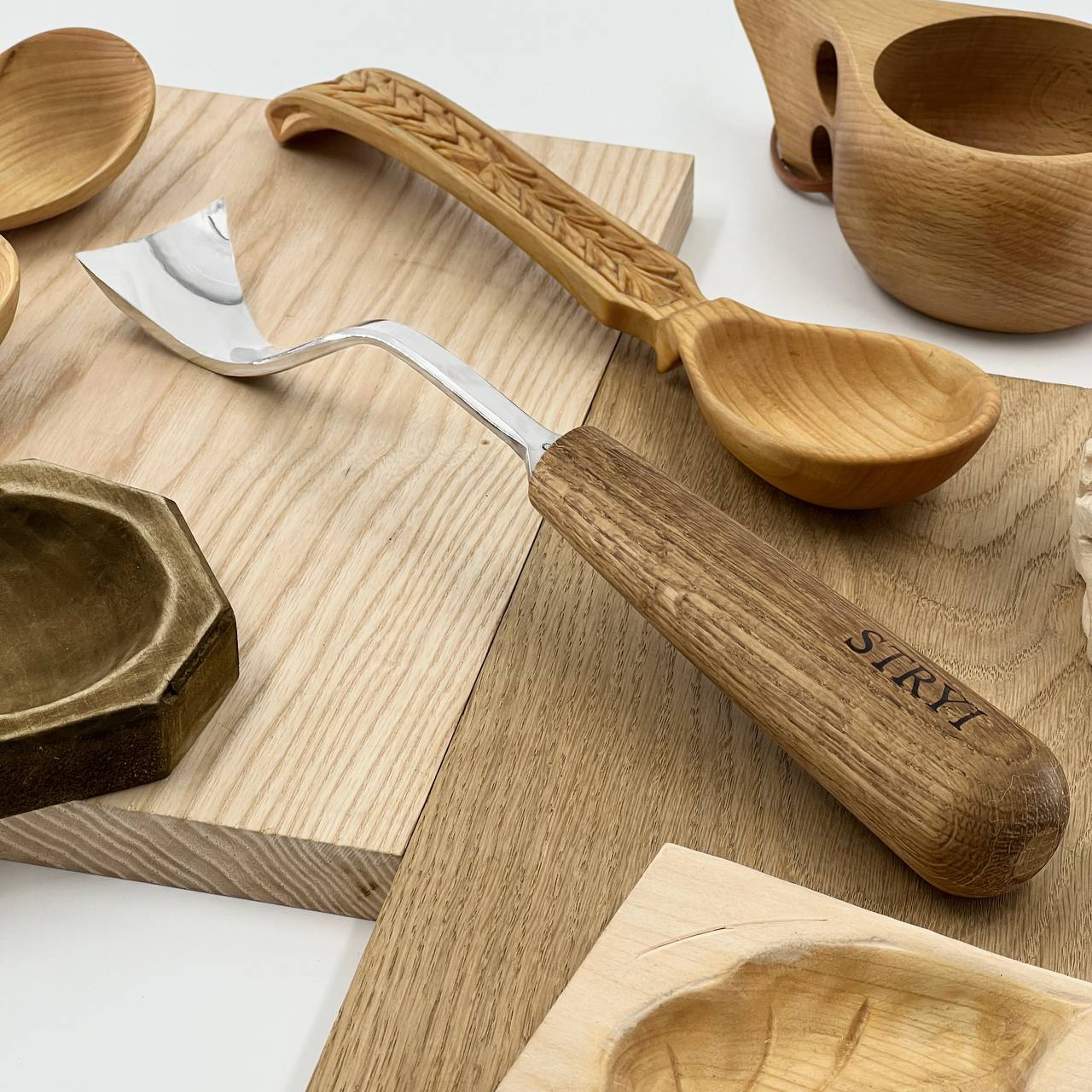 STRYI Maestro Large Bent Gouge for Relief carving, Spoons and Bowl Carving, Furniture making