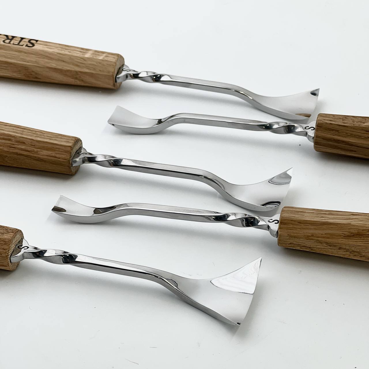 Fishtail Bent Gouge MAESTRO STRYI for finishing 3D carvings and detailing