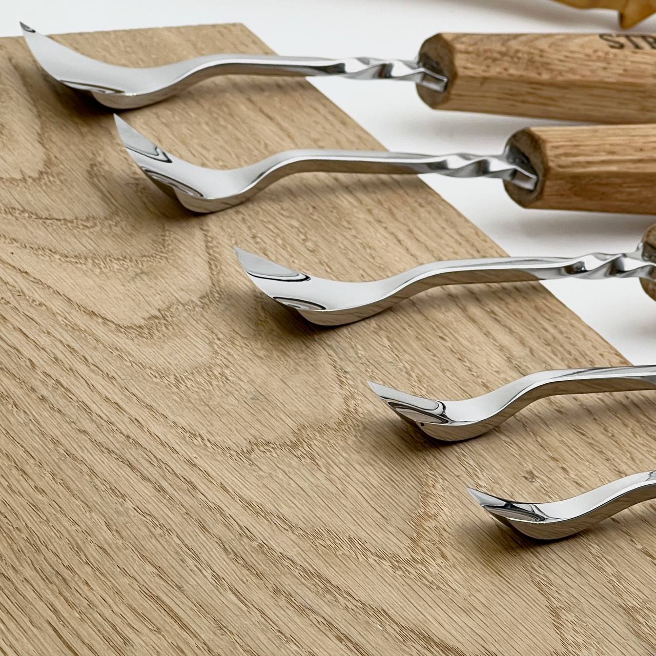 Fishtail Bent Gouge MAESTRO STRYI for finishing 3D carvings and detailing