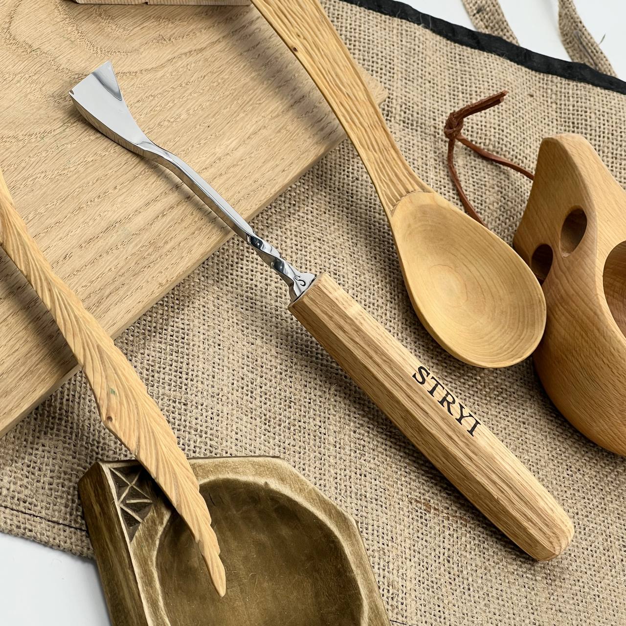 Fishtail Bent Gouge MAESTRO STRYI for finishing 3D carvings and detailing