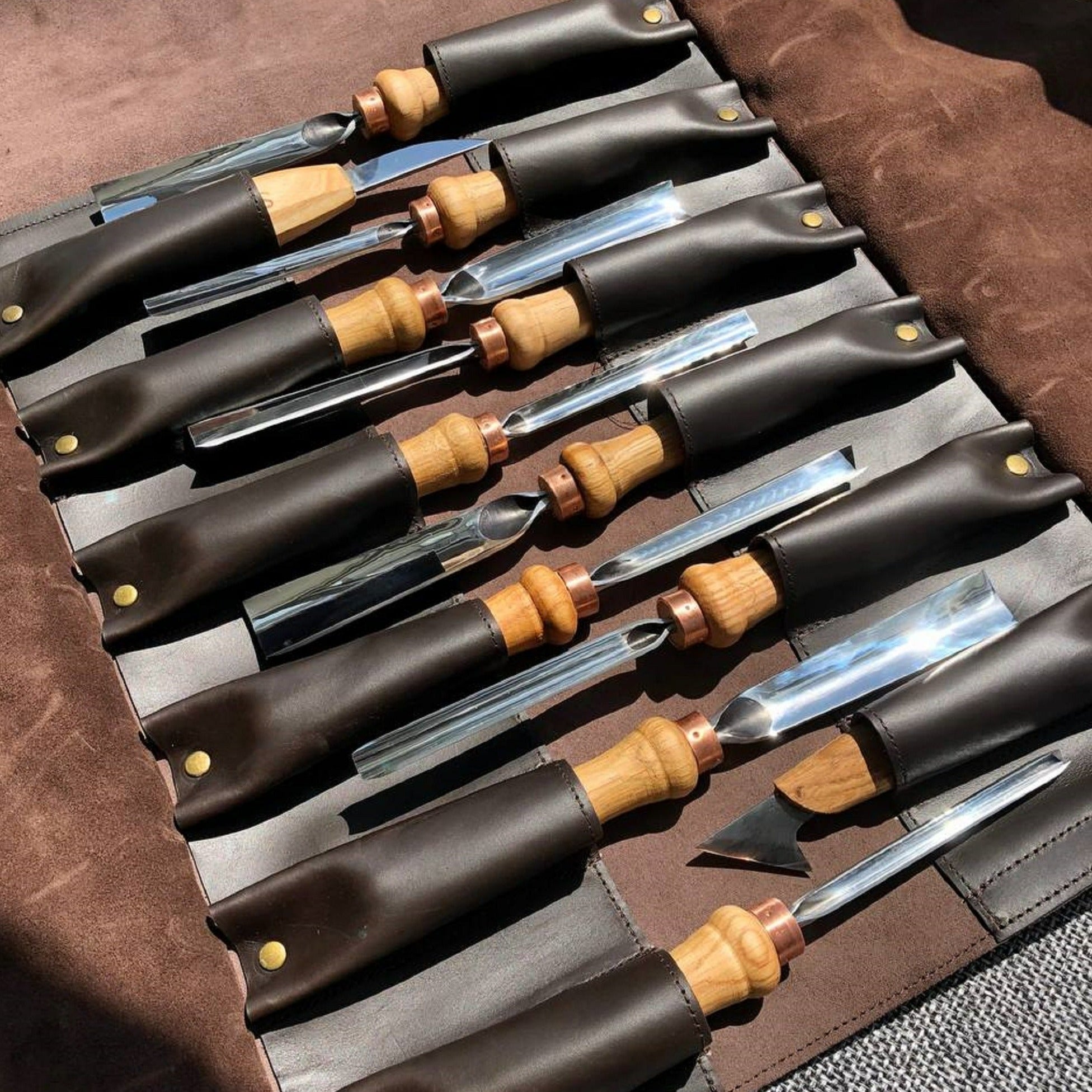 Genuine Leather Storage Roll-case personalizated for storage carving tools, Gift for carver