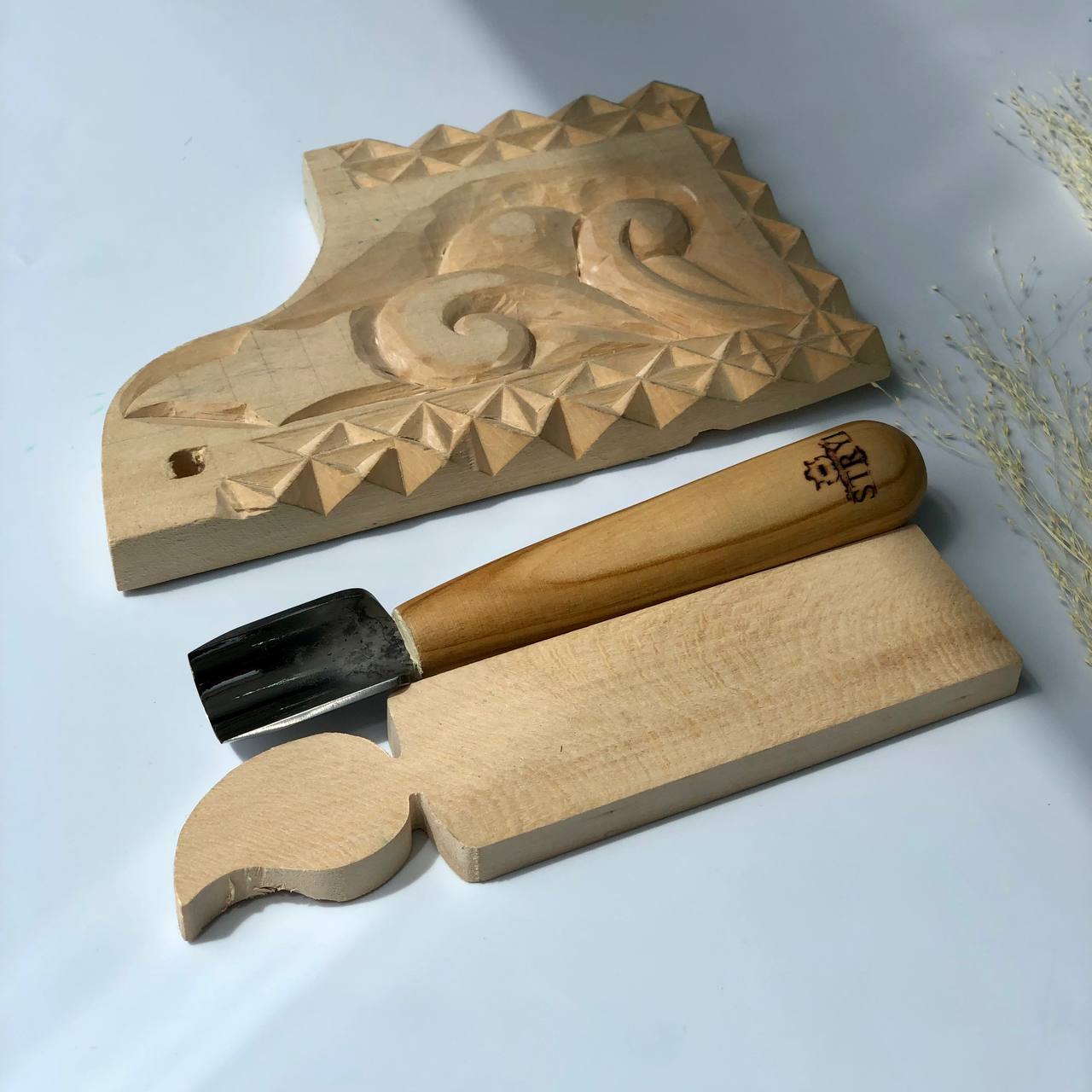 Short straight bevel gouge STRYI-AY, Chip carving gouge, U-gouge