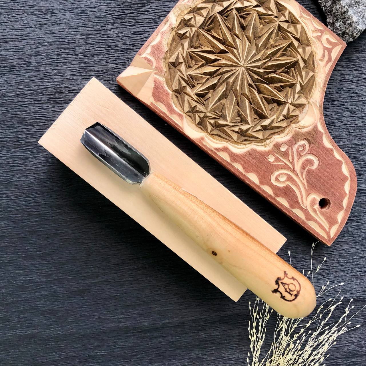 Cincel recto corto con separación en V STRYI-AY Profi para tallado de virutas, herramientas de tallado de madera, cuchillo detallado de virutas de tallado en madera, regalo para hombres cuchillo y herramientas