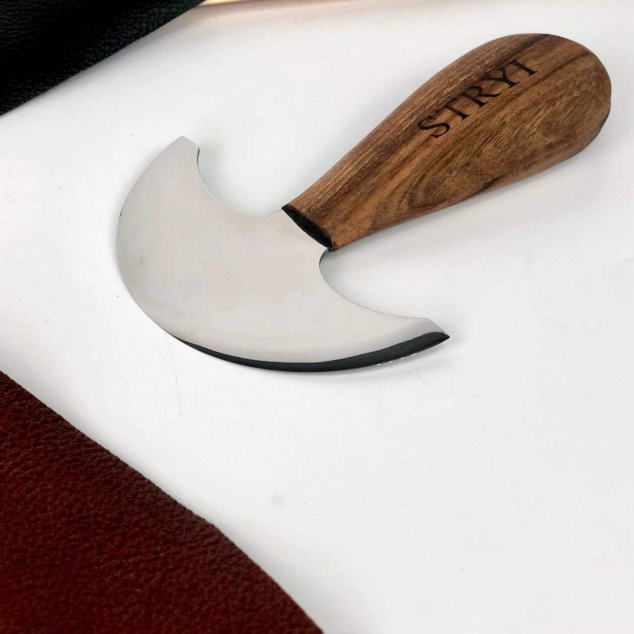 Round Knife 4,3 in for Leatherworking STRYI Profi