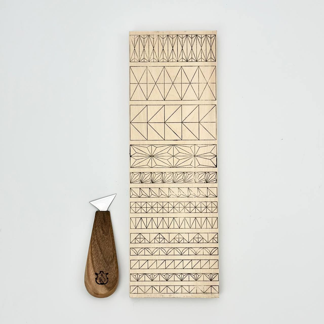 Holzschnitzset STRYI Start mit Lindenholz-Übungsbrett für Holzschnitzer-Anfänger