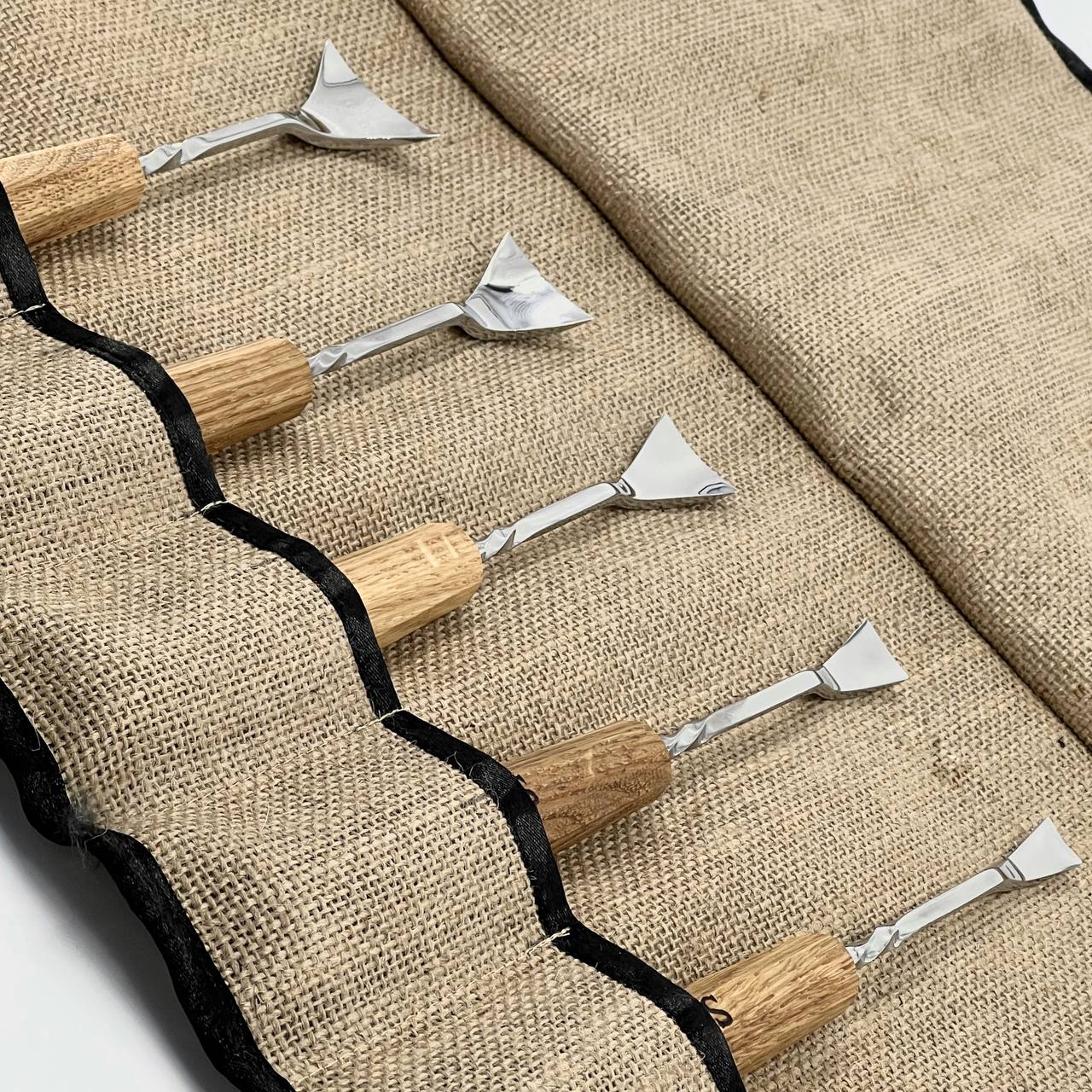 Fishtail Bent Gouge MAESTRO STRYI for finishing 3D carvings and detailing