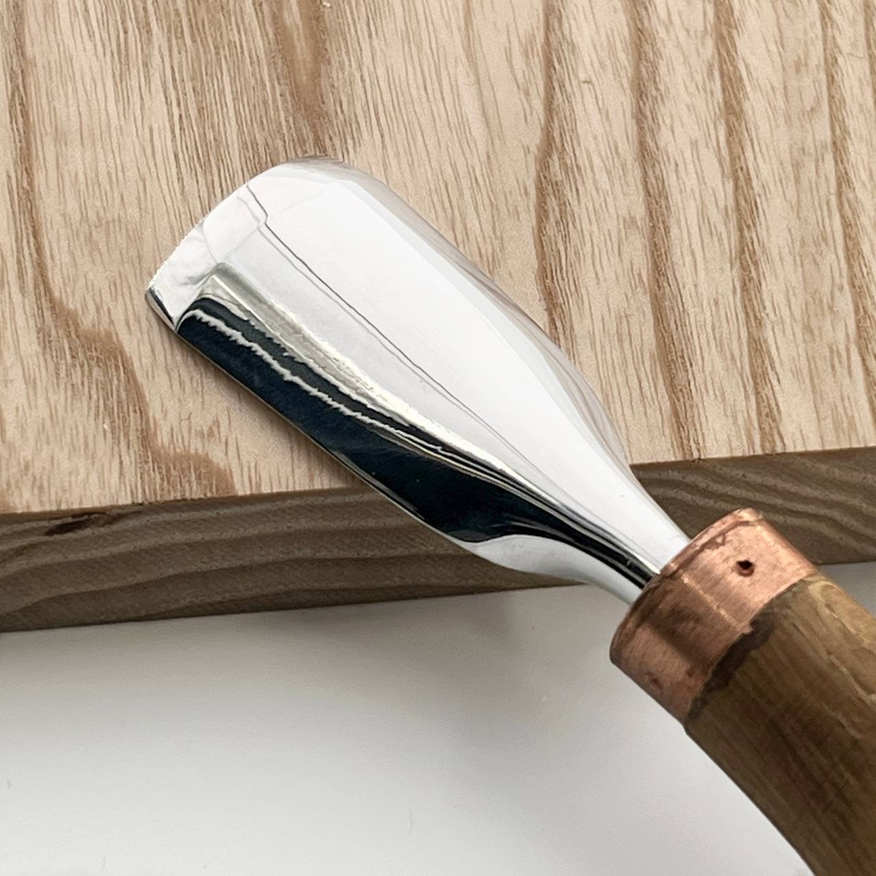 Short Palm Rounded Gouge for relief carving and texturing