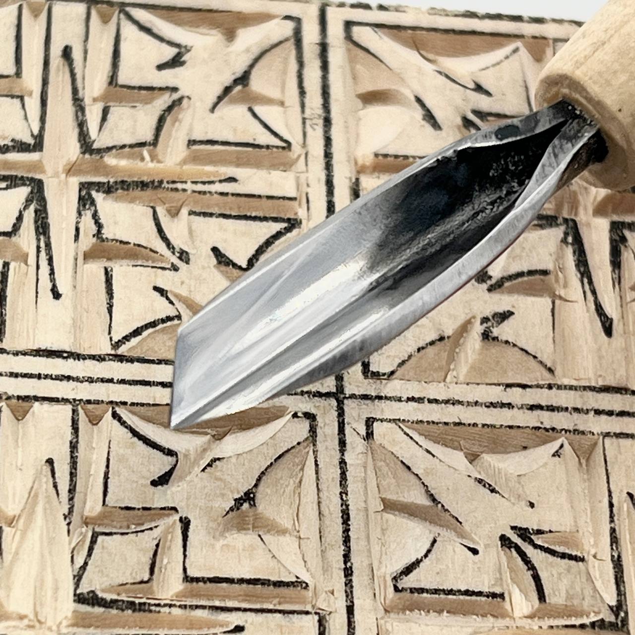 Cincel recto corto con separación en V STRYI-AY Profi para tallado de virutas, herramientas de tallado de madera, cuchillo detallado de virutas de tallado en madera, regalo para hombres cuchillo y herramientas