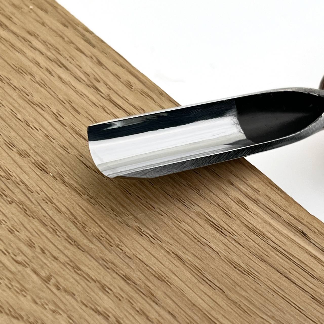 Short Palm Rounded Gouge for relief carving and texturing