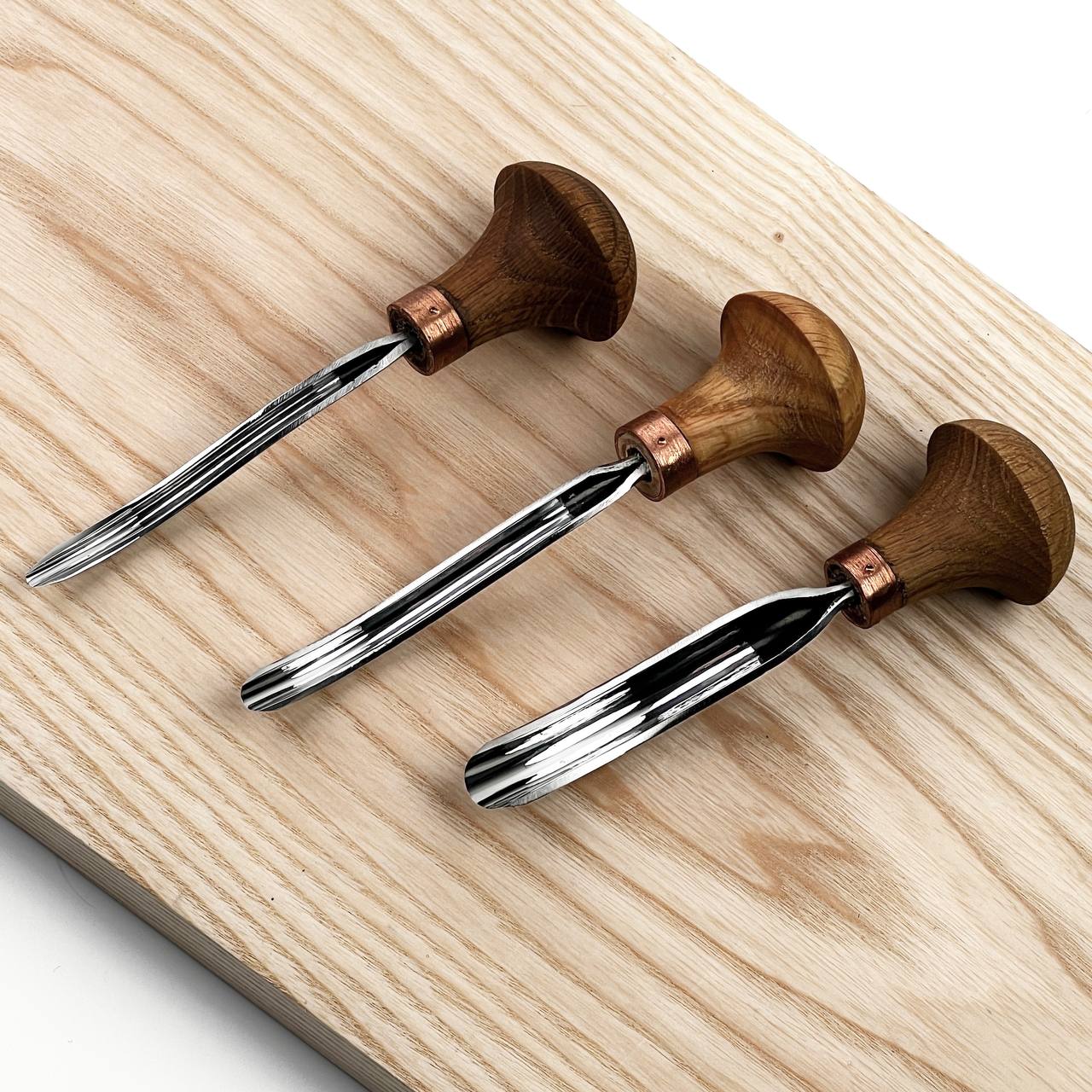 Palm carving bent gouge sweep #9 STRYI Profi , linocutting tool, burins STRYI, palm tool, detailing knife