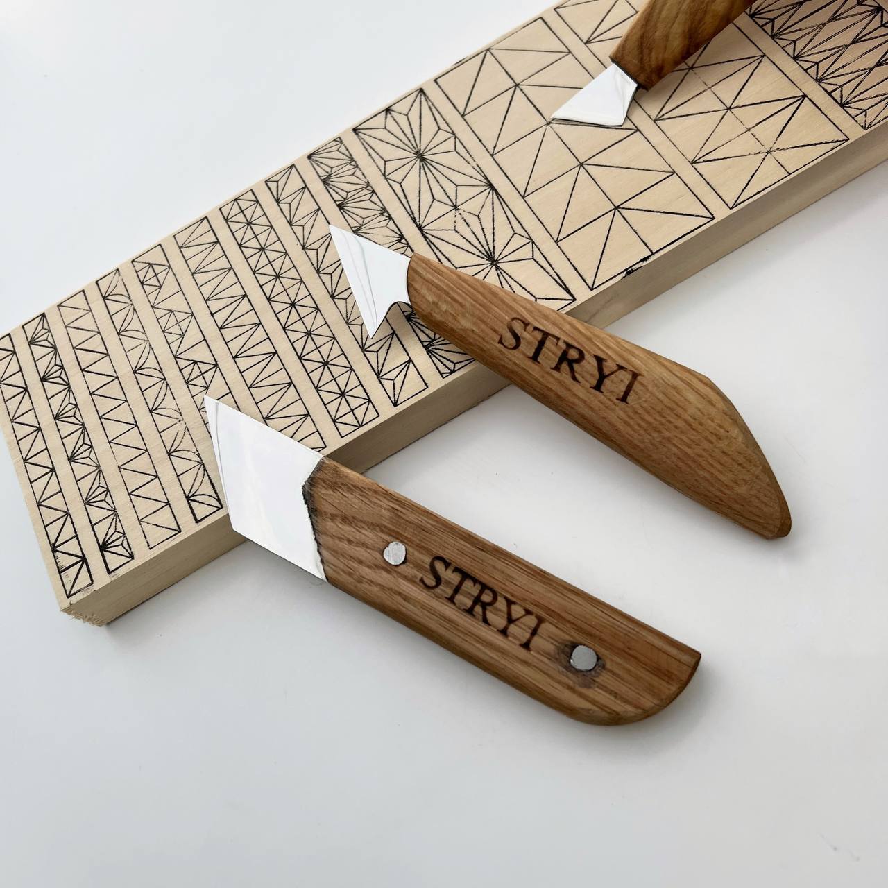 Woodcarving knives set STRYI Start for beginner carver with practicing board