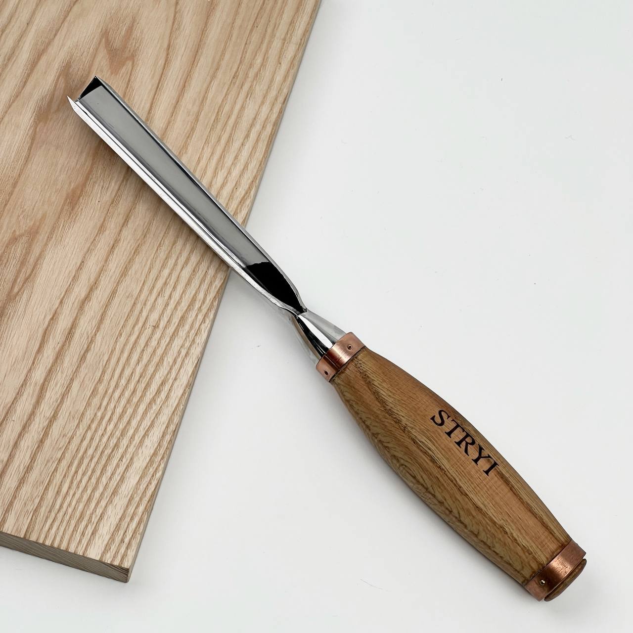 Large sculpture chisel, V-tool 60 degrees 15mm, Heavy-duty gouge STRYI Profi, Wood carving chisel