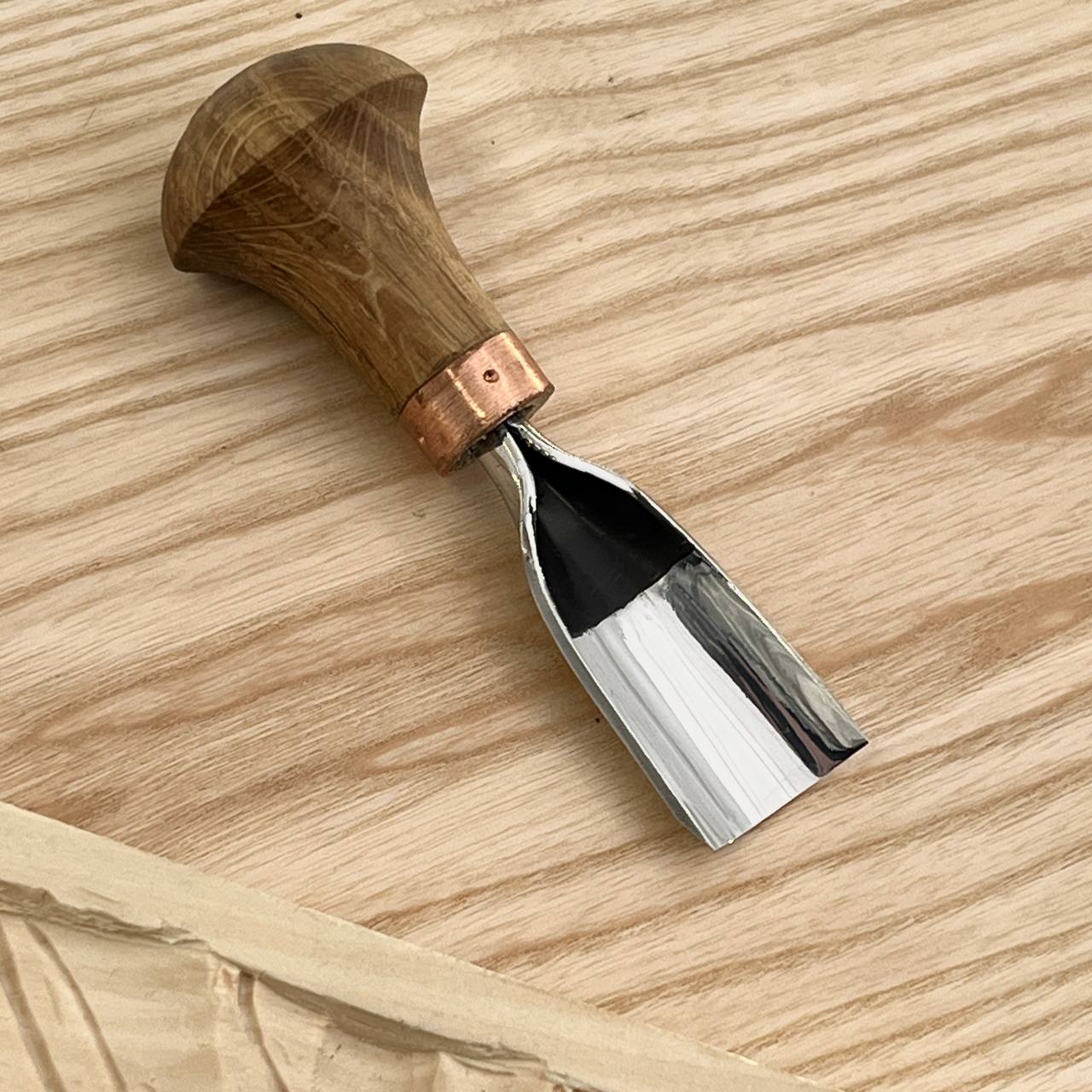 Short Palm Rounded Gouge for relief carving and texturing