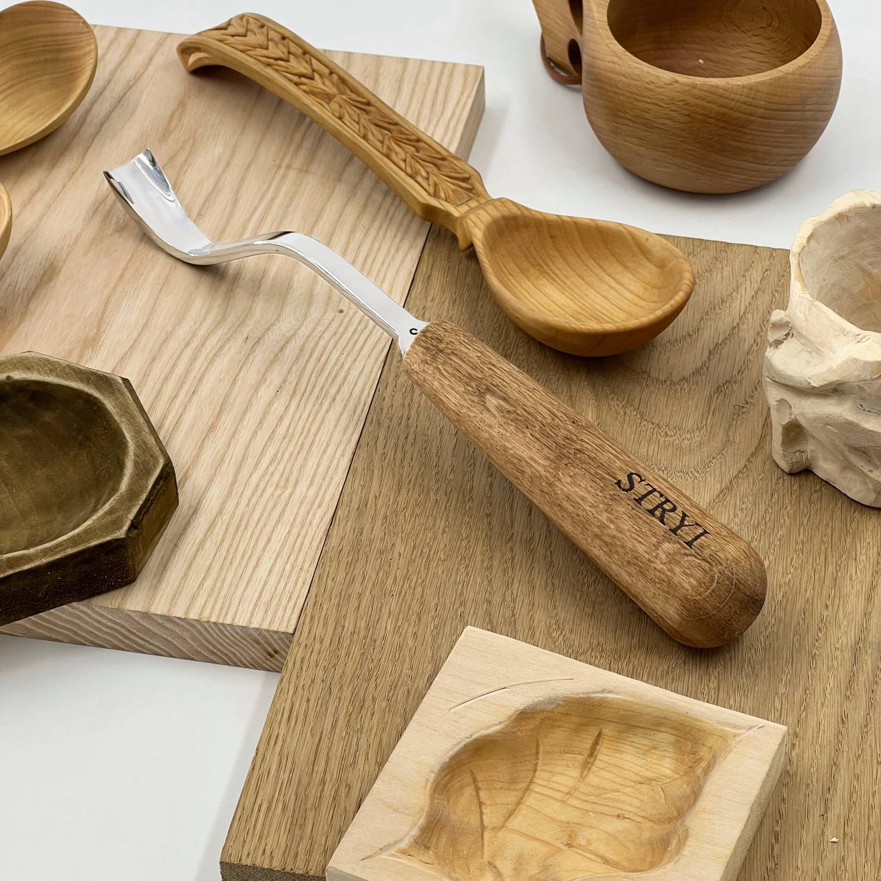STRYI Maestro Large Bent Gouge for Relief carving, Spoons and Bowl Carving, Furniture making