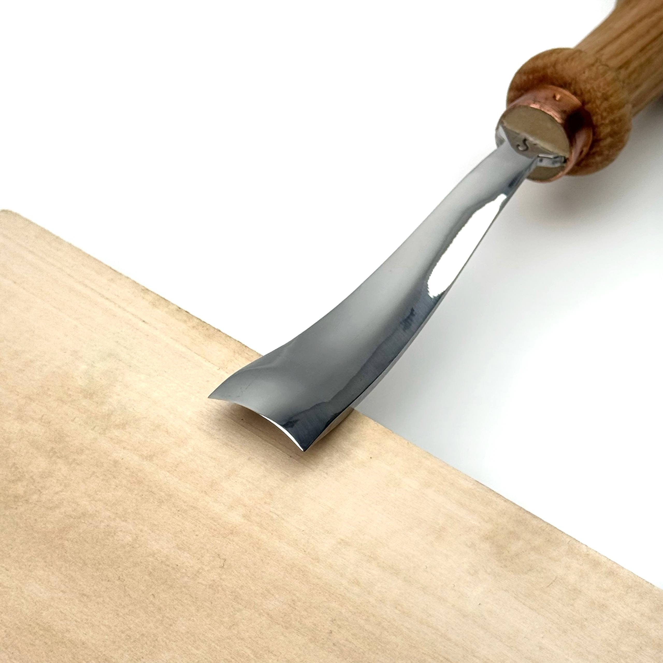 STRYI Reverse Bent Gouge – Specialized Forged Chisel for Convex Shapes & High Relief