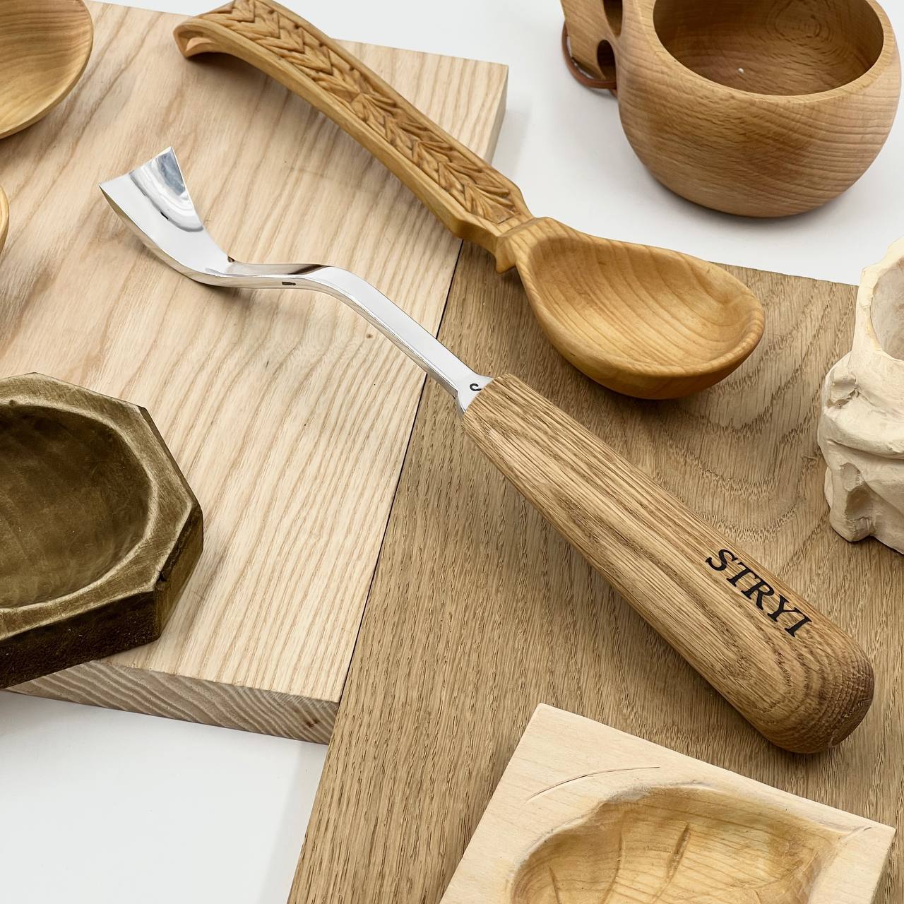 STRYI Maestro Large Bent Gouge for Relief carving, Spoons and Bowl Carving, Furniture making