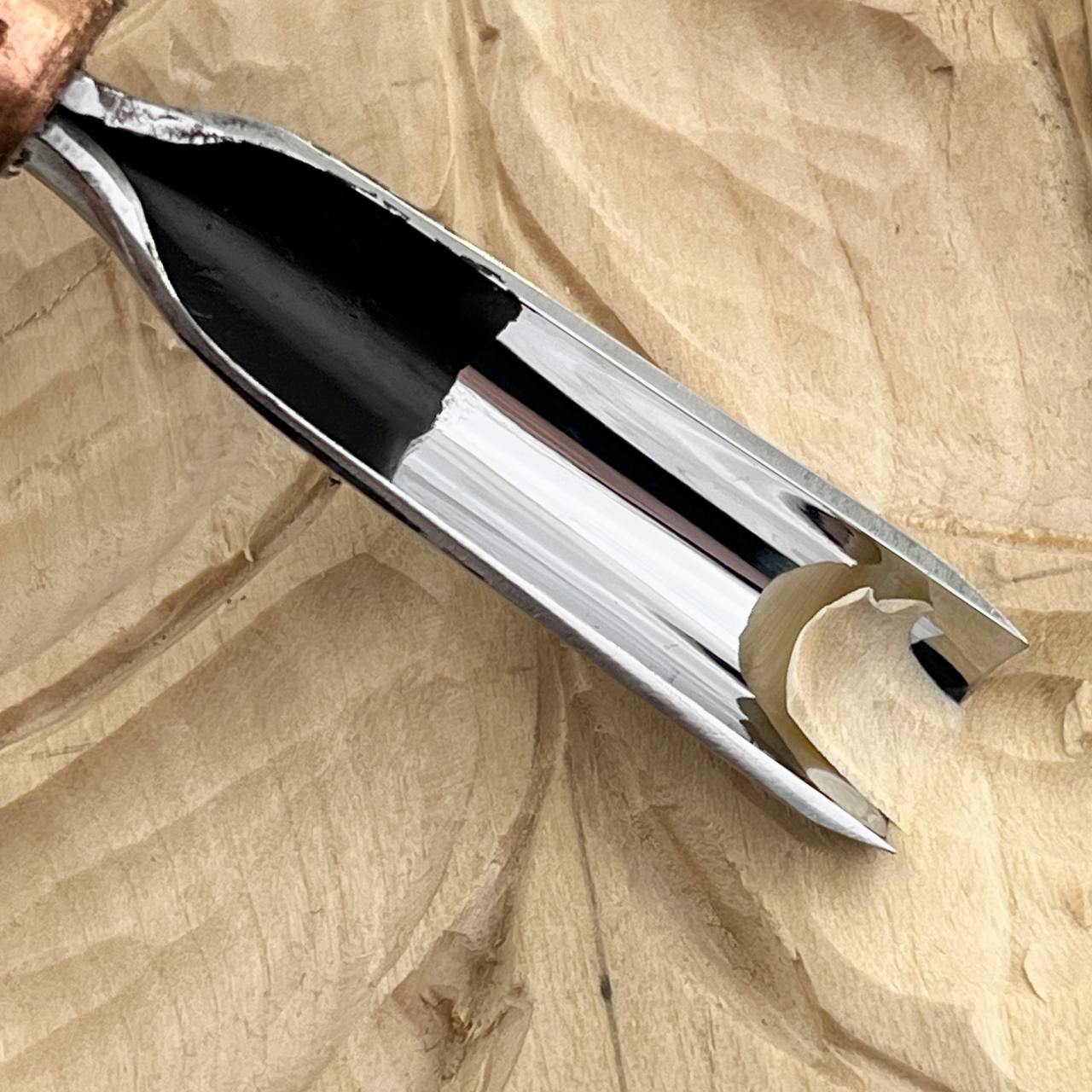 Short Palm Rounded Gouge for relief carving and texturing