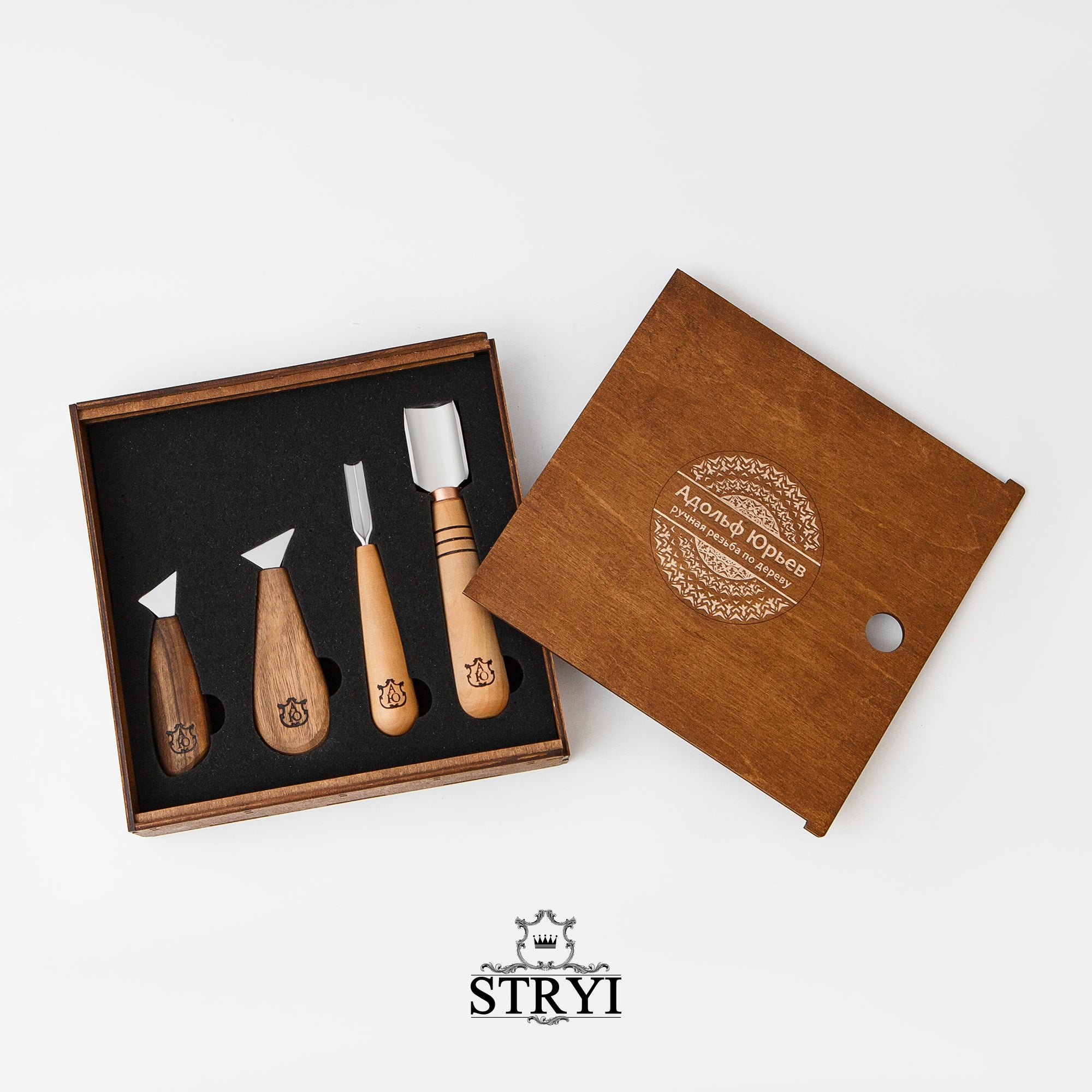 Juego de tallado de virutas para principiantes en caja de madera STRYI & Adolf Yurev Start
