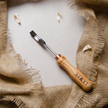 Cargar imagen en el visor de la galería, Gubia corta curvada, herramientas para tallar madera, gubia de cuchara STRYI Profi