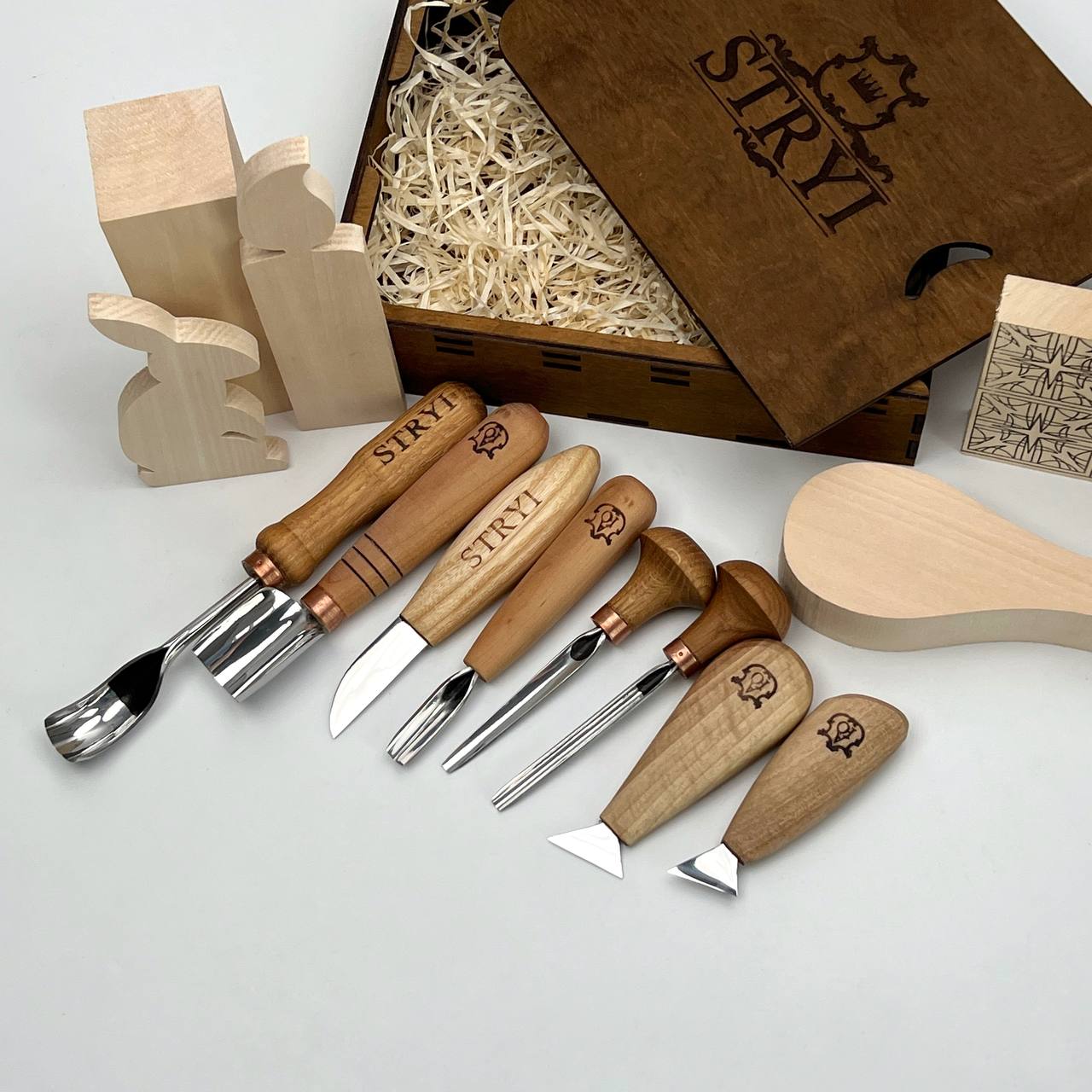 Vielseitiges Holzschnitzset STRYI Profi 12-tlg. Geschenk zum Schulabschluss, Kostenlose Videoanleitung