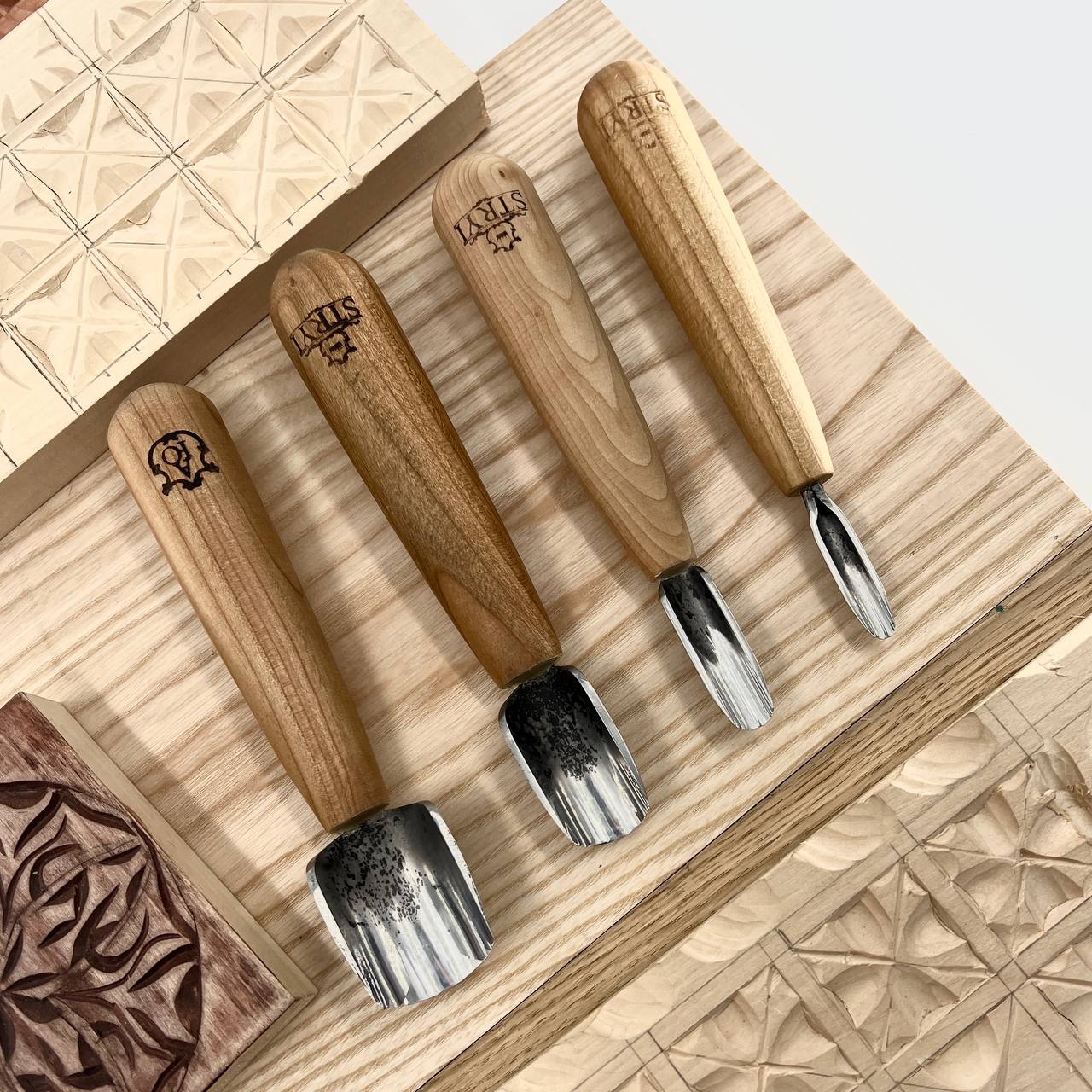 Skew-beveled short gouge STRYI-AY Chip carving gouge Standart