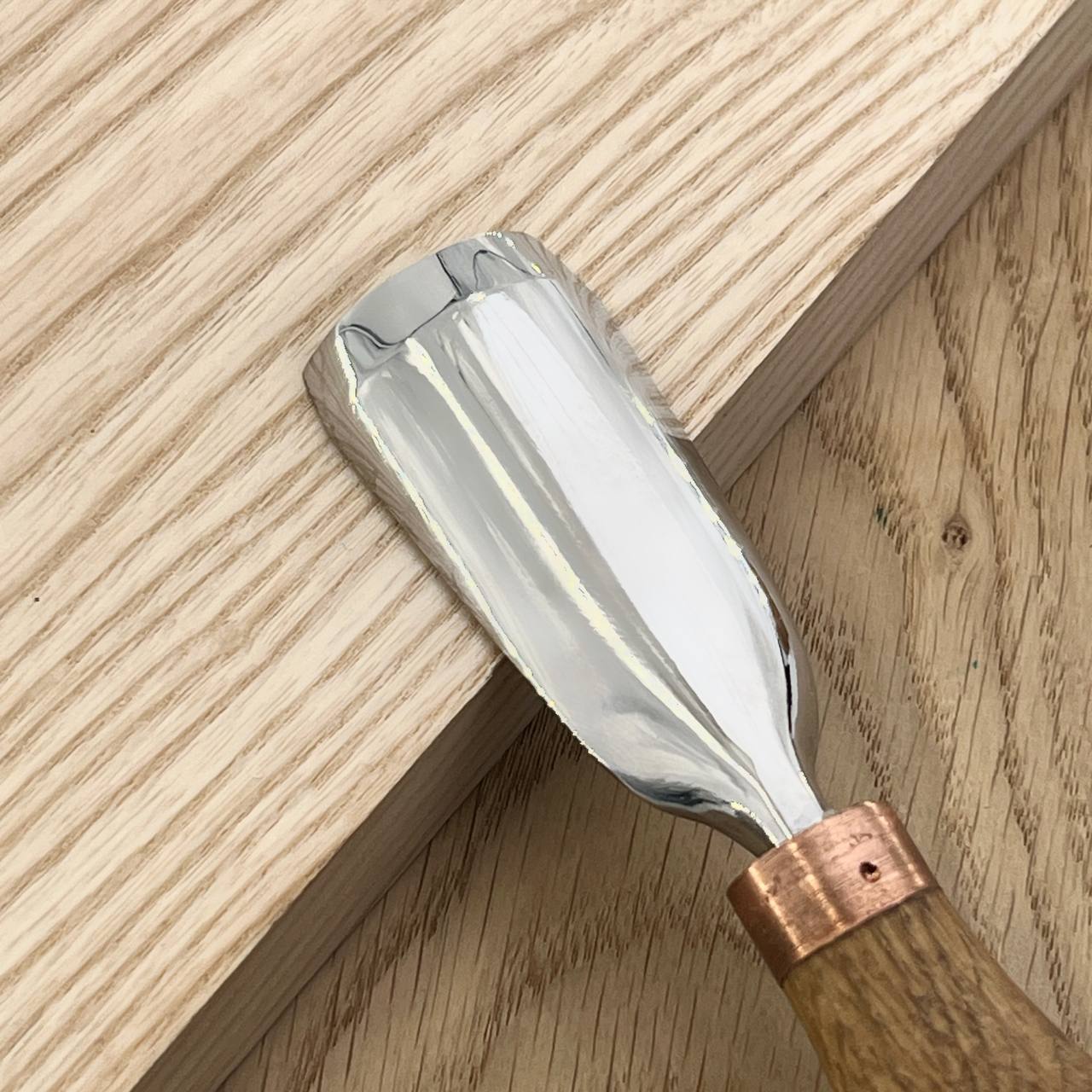 Short Palm Rounded Gouge for relief carving and texturing