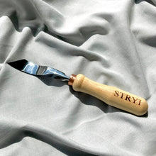 Cargar imagen en el visor de la galería, Gubia doblada STRYI Profi, bisel recto, herramientas para tallar madera del fabricante STRYI