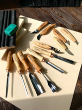 Load image into Gallery viewer, Wood carving versatile tools set 12 pcs chisels and gouges  STRYI Profi, tools for wood carving professional carving tools wood working tool
