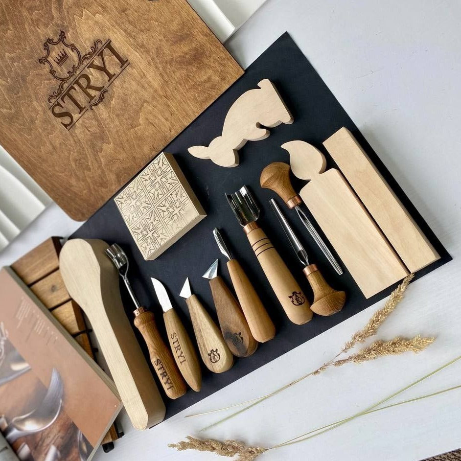 Woodcarving Tools Set 12pcs STRYI Profi for Relief and for Chip Carving