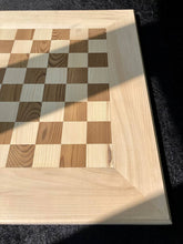 Cargar imagen en el visor de la galería, Tablero de tilo para tallar ajedrez, tablero de ajedrez hecho a mano, tilo en blanco