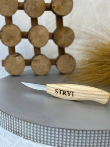 Kit de tallado para figuras - cuchillo con pieza en blanco de tilo STRYI Start