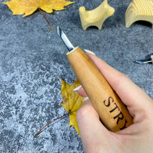 Laden Sie das Bild in den Galerie-Viewer, Short skewed knife for detailing STRYI, Scalpel for carving, Carving knife