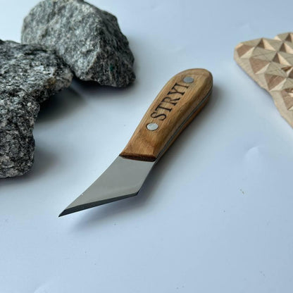 Gemustertes Schnitzmesser für Holzschnitzerei 40mm STRYI Profi, Schnitzmesser, Sloydmesser, Messer für Holzschmuck