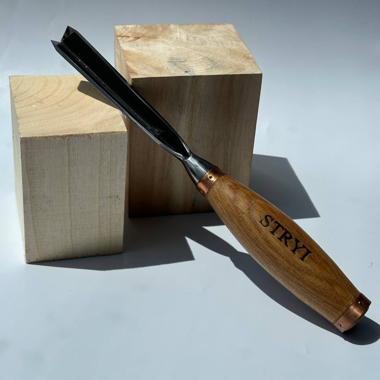 Large sculpture chisel, V-tool 60 degrees 15mm, Heavy-duty gouge STRYI Profi, Wood carving chisel