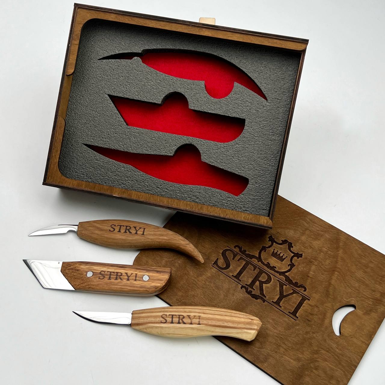 Juego de cuchillos para tallar madera de 3 piezas en estuche de madera STRYI Profi