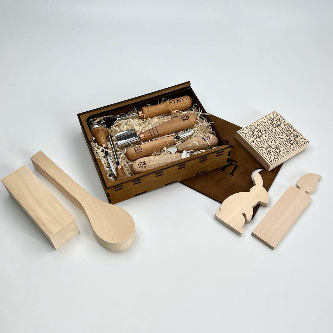 Vielseitiges Holzschnitzset STRYI Profi 12-tlg. Geschenk zum Schulabschluss, Kostenlose Videoanleitung