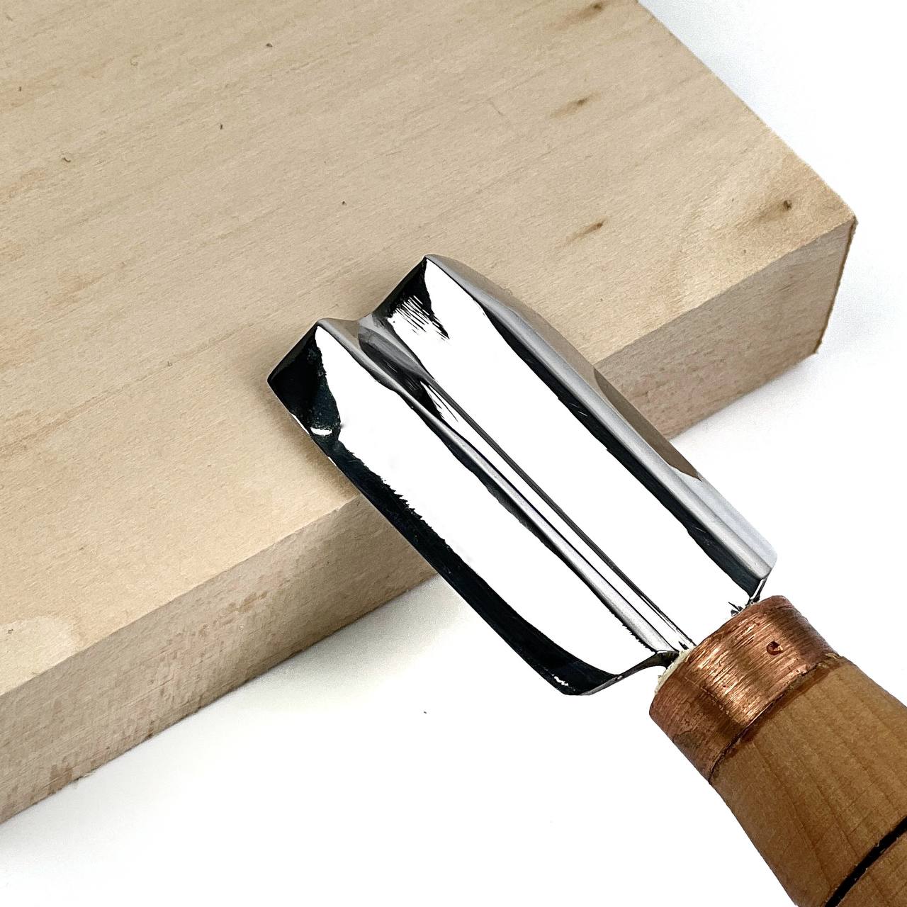 90° W-Shaped Double V-parting Chisel for 3D Chip Carving