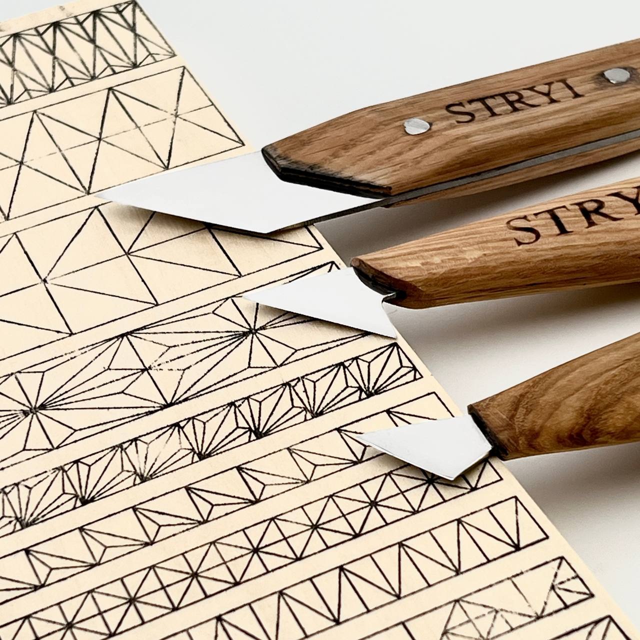 Juego de cuchillos para tallar madera STRYI Start para tallador principiante con tabla de práctica