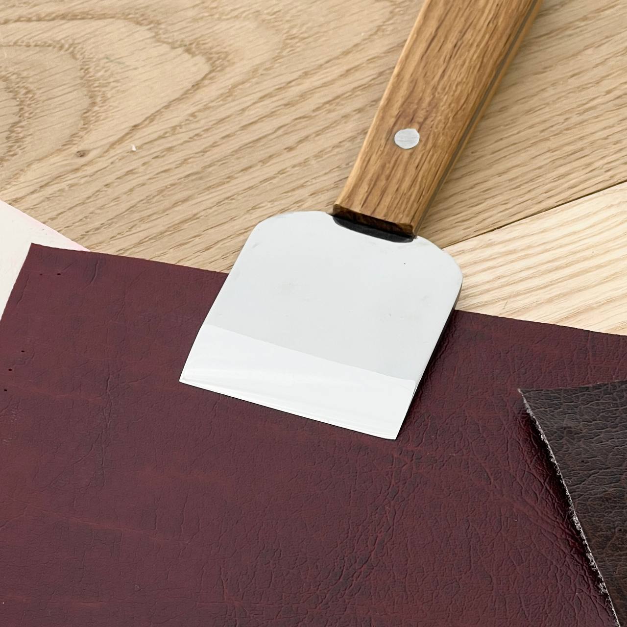 Japanese skiving knife for leather straight-beveled  STRYI Profi