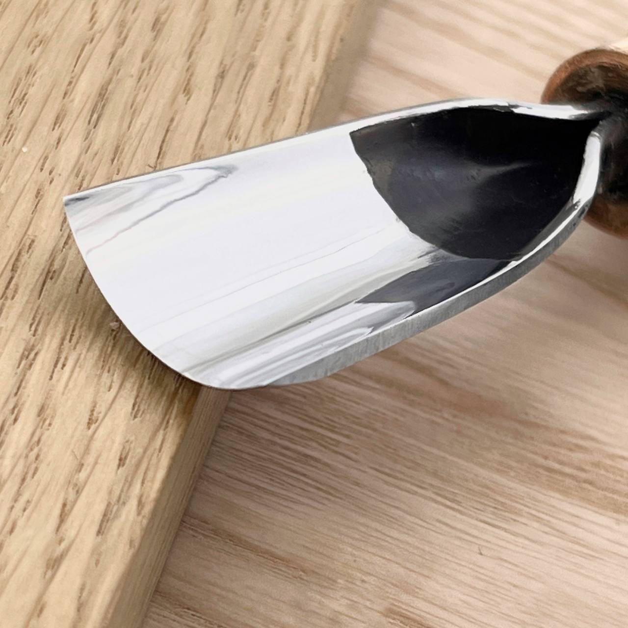 Short Palm Rounded Gouge for relief carving and texturing