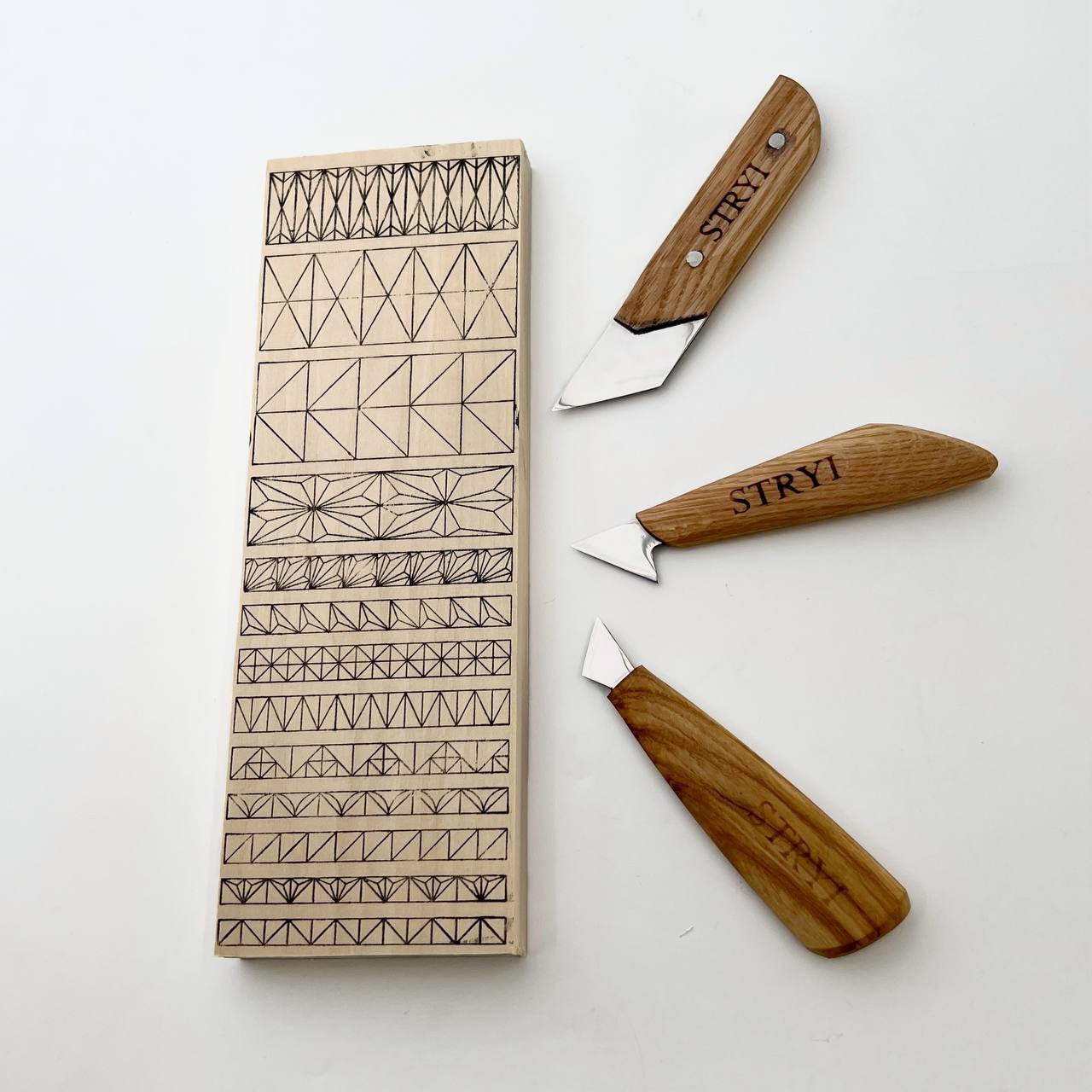 Juego de cuchillos para tallar madera STRYI Start para tallador principiante con tabla de práctica
