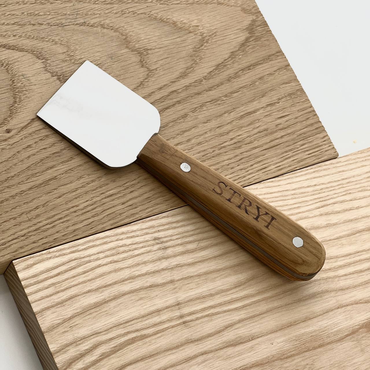 Japanese skiving knife for leather straight-beveled  STRYI Profi