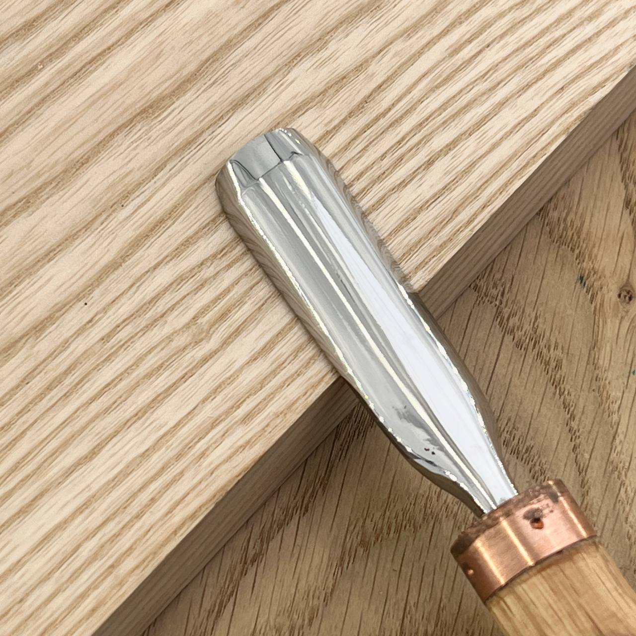 Short Palm Rounded Gouge for relief carving and texturing