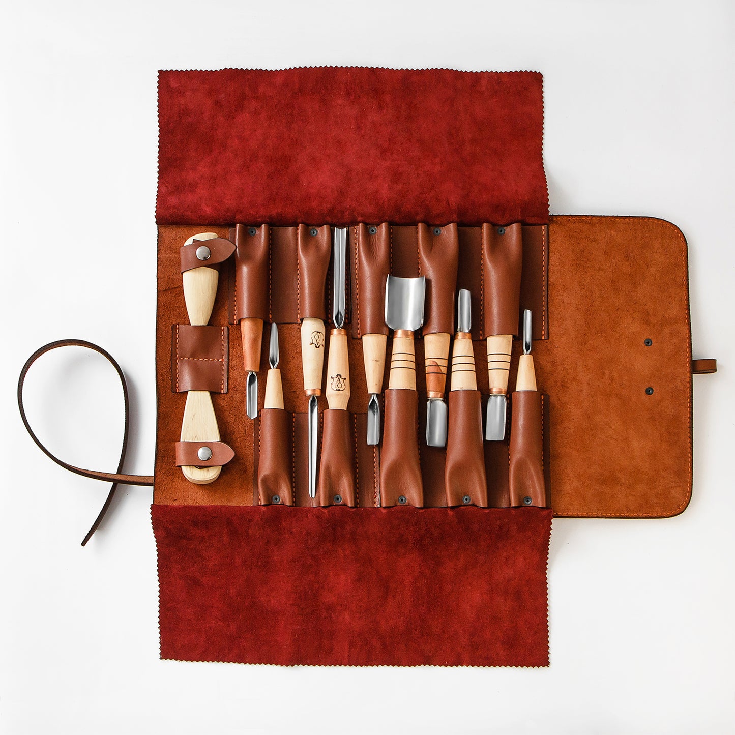 Chip carving kit for modern chip carving in a genuine leather roll-case, Basic carving set